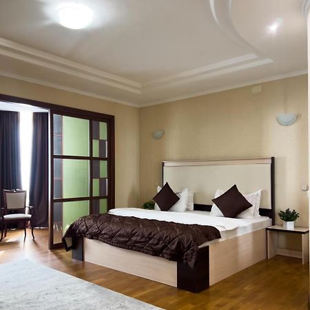 Apartment 5 Алмати Екстер'єр фото