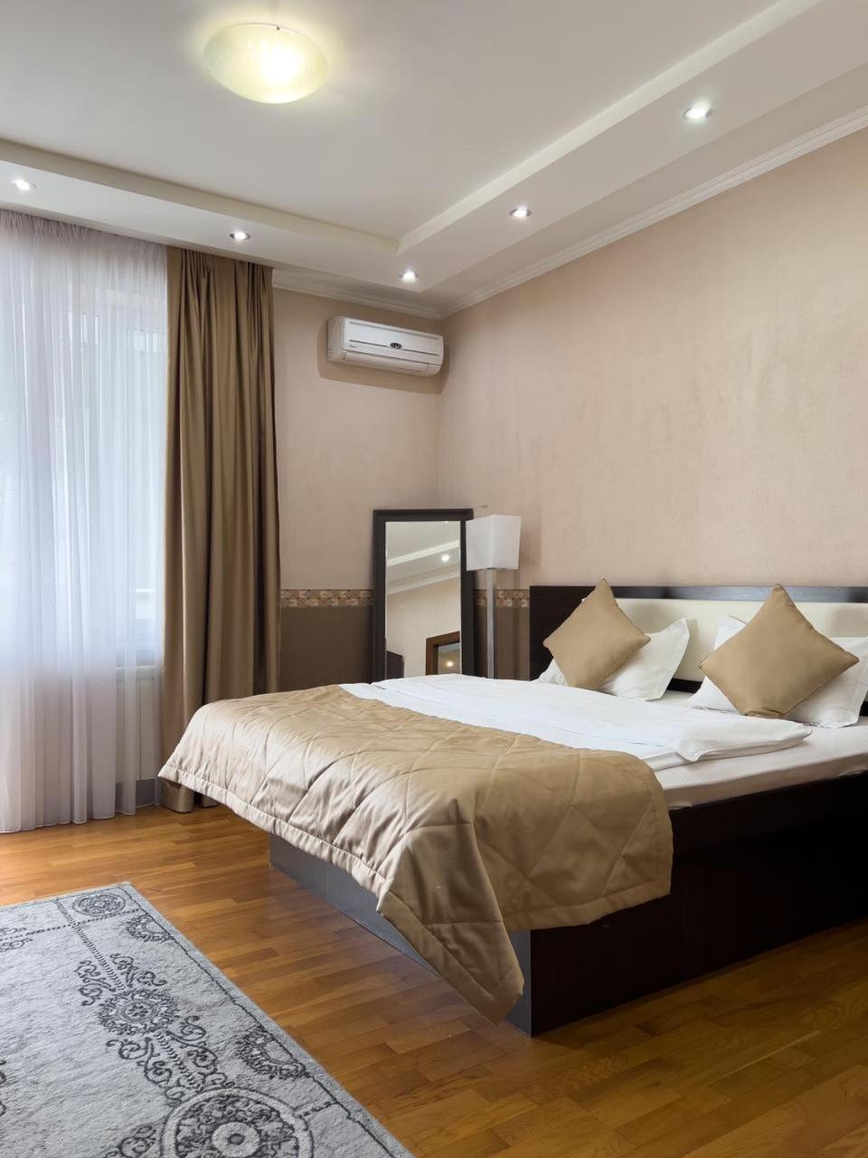 Apartment 5 Алмати Екстер'єр фото