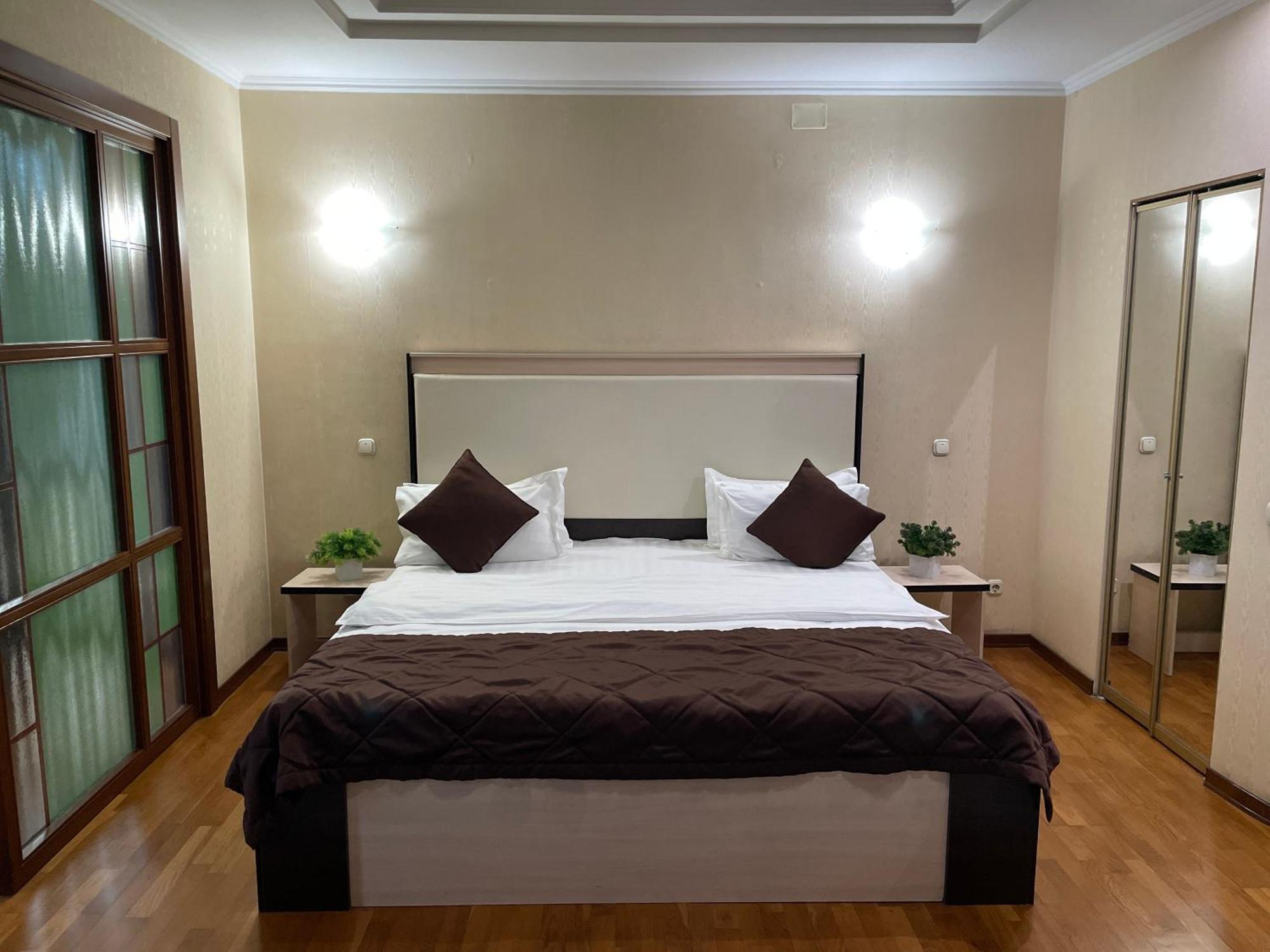 Apartment 5 Алмати Екстер'єр фото