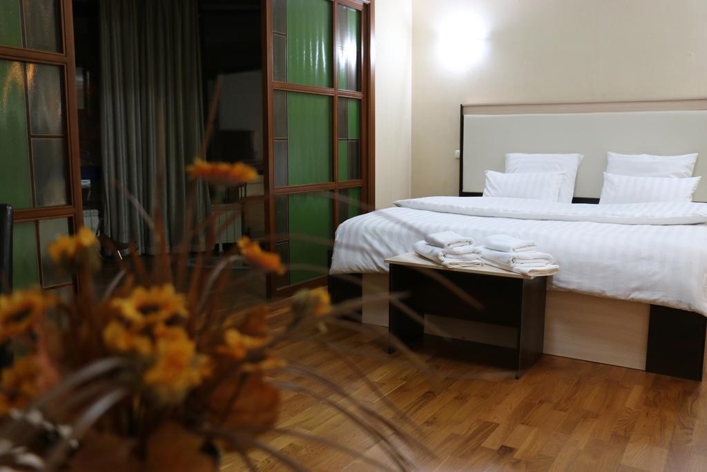 Apartment 5 Алмати Екстер'єр фото